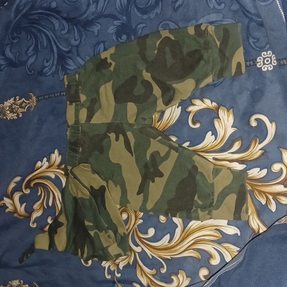 Clothes - Picture 1 of 1